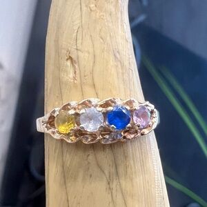 Beautiful 10 K ring .